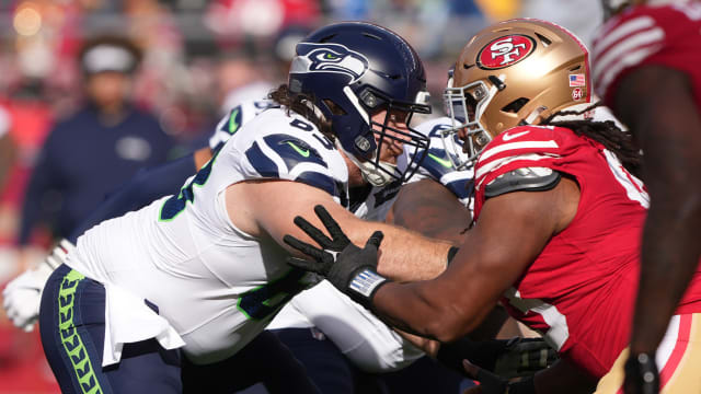  Seattle Seahawks center Evan Brown (left) blocks San Francisco 49ers defensive tackle Kalia Davis (right) during the first quarter at Levi's Stadium.